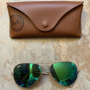 RayBan Aviator sunglasses with case